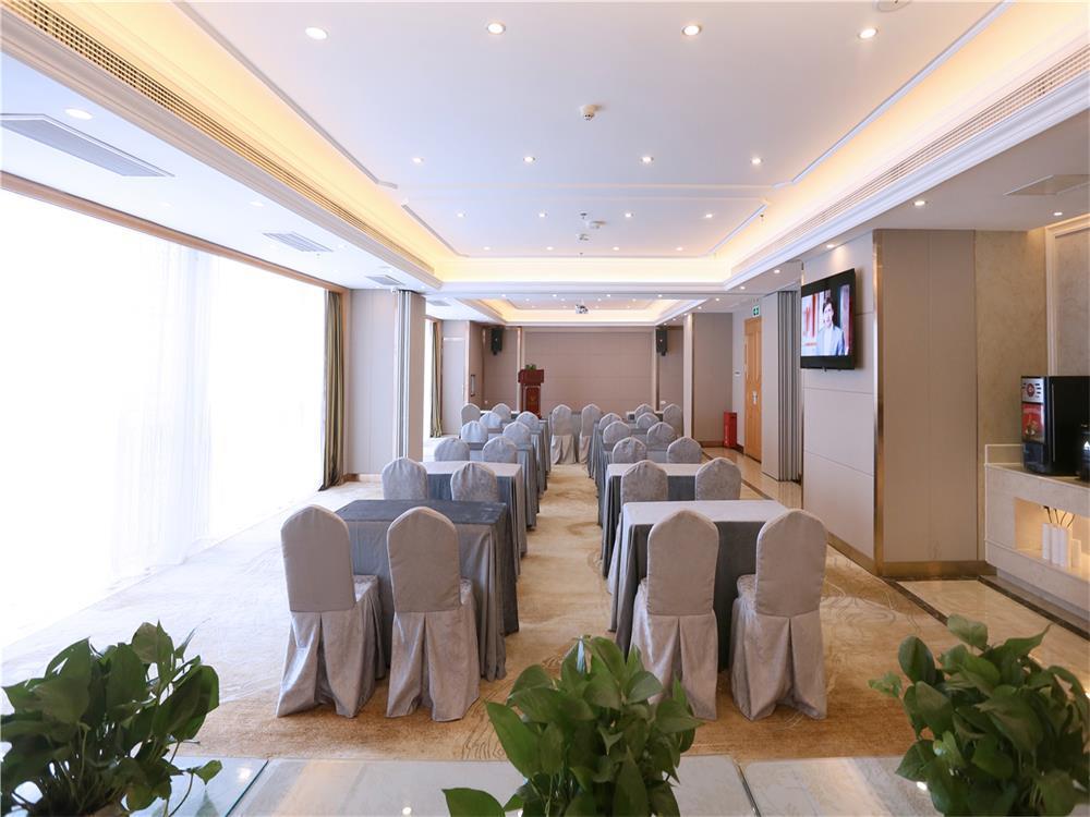 Vienna International Hotel Yantai Changjiang Road Xingyi Square Branch Екстериор снимка